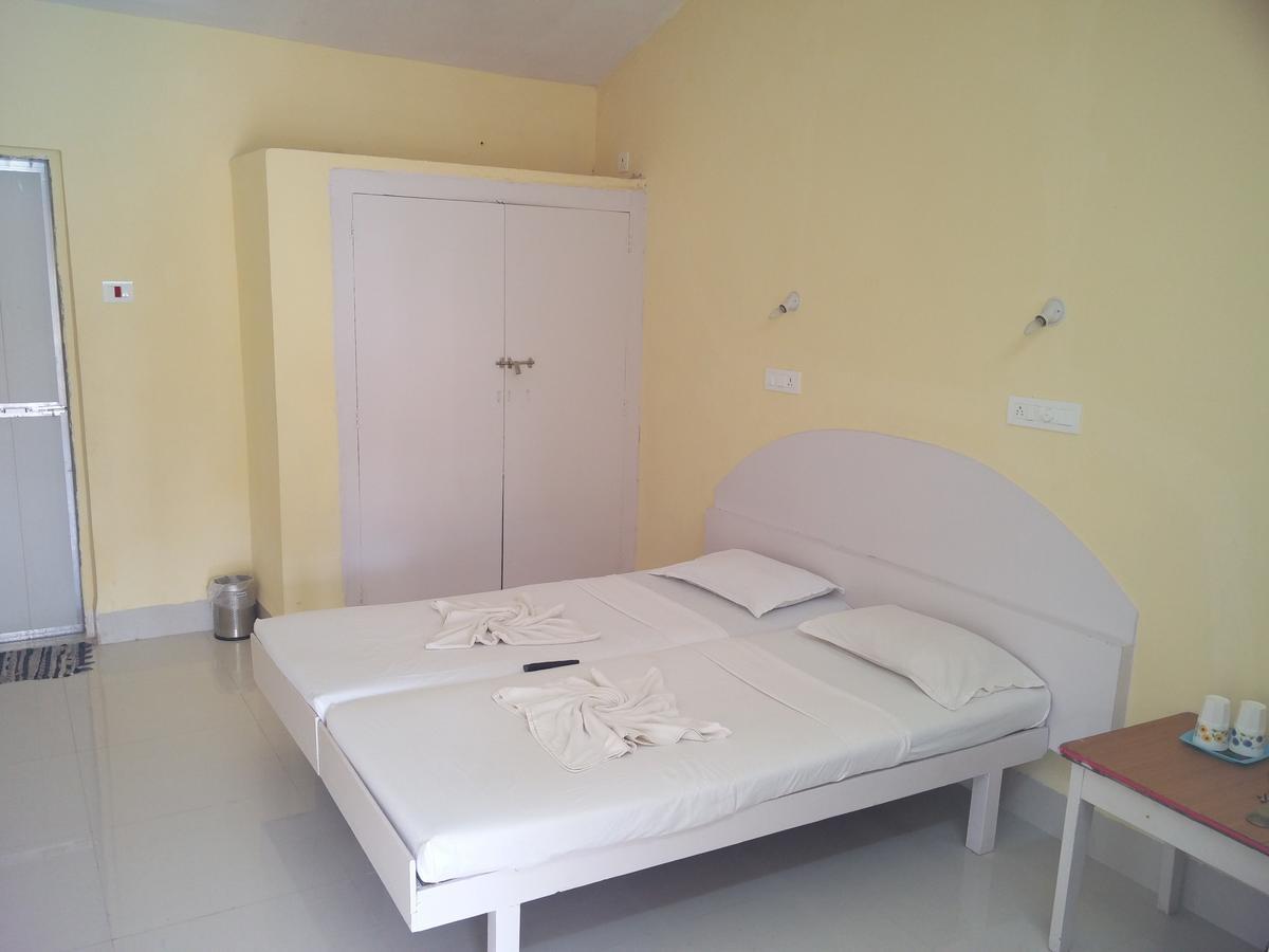 Williams Beach Retreat Colva Bagian luar foto